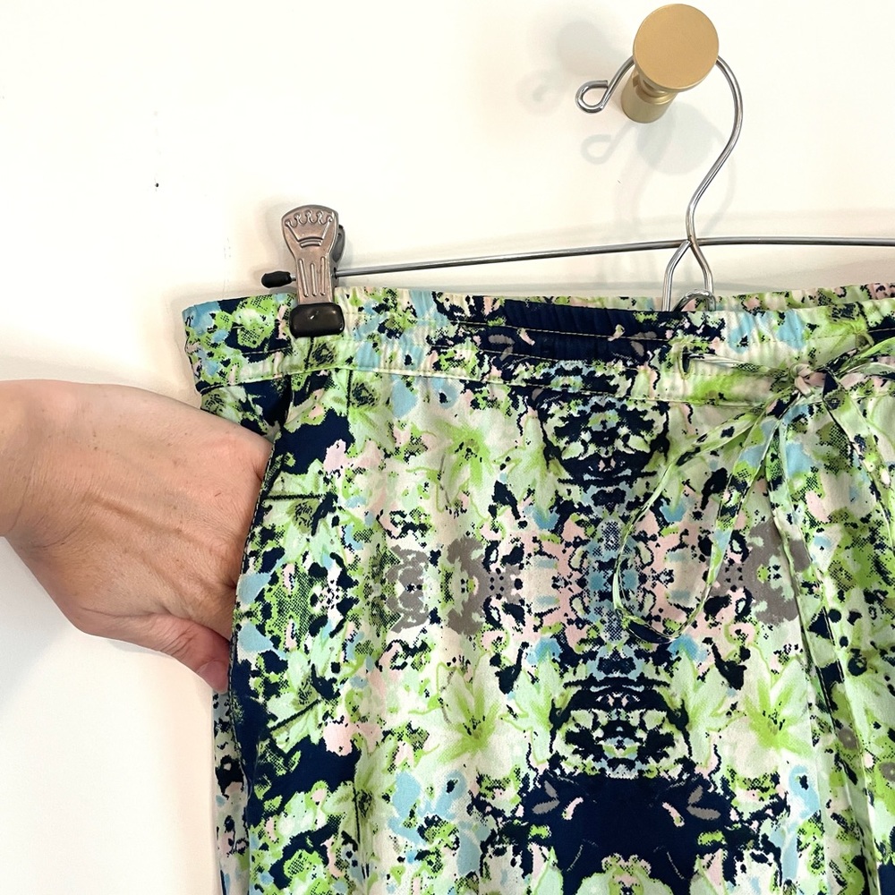 Floral Print Drawstring Pants - Picture 2 of 5